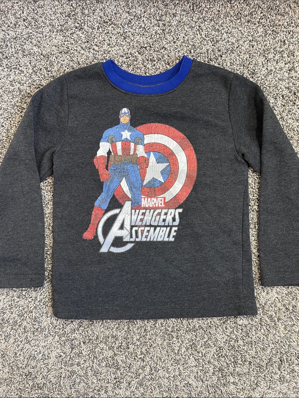 Kids Marvel avengers Assemble Captain America sweatshirt size 7 boys